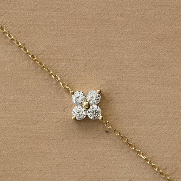 925 Sterling Silver Cubic Zirconia Flower Dainty Bracelet - Picture 1 of 2